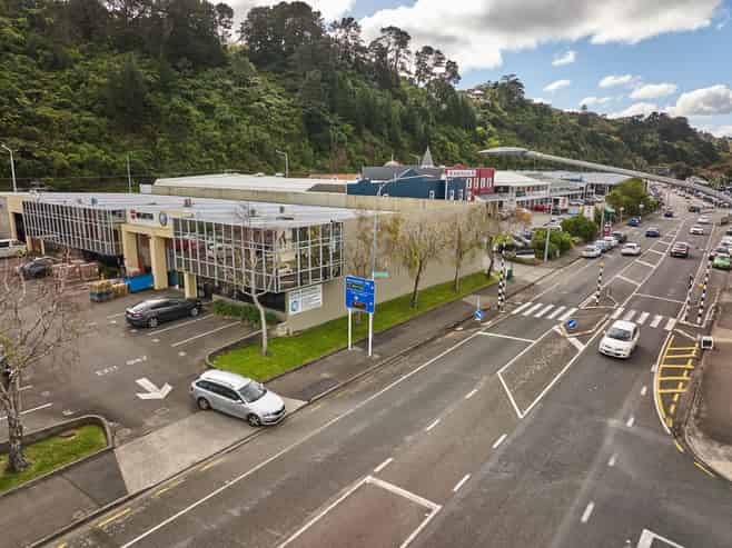 Stand Out on Hutt Road