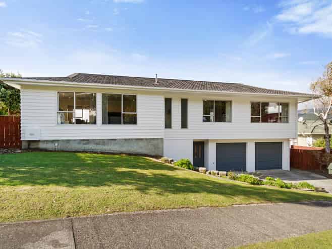 4 St Aidans Way, Tawa