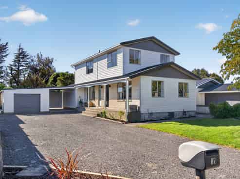 82 Victoria Street, Carterton