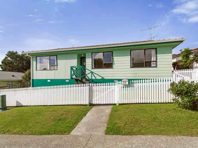 23 Nassau Avenue, Grenada North