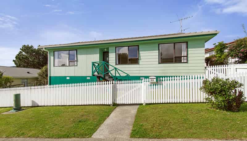 23 Nassau Avenue, Grenada North