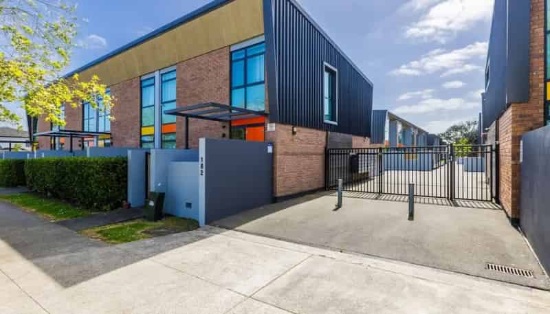 15/182 Flat Bush School Road, Flat Bush