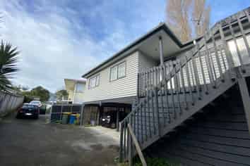 2/123 Bruce Road, Glenfield