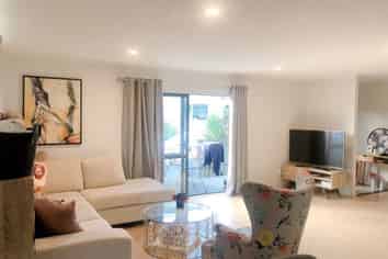 2/123 Bruce Road, Glenfield