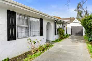 20A Marina Grove, Hutt Central