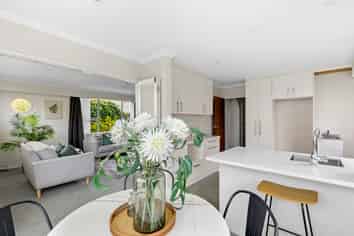 20A Marina Grove, Hutt Central