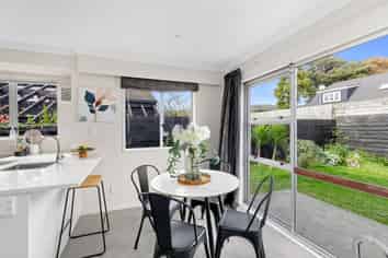 20A Marina Grove, Hutt Central