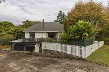 77 Resolution Road, Welcome Bay