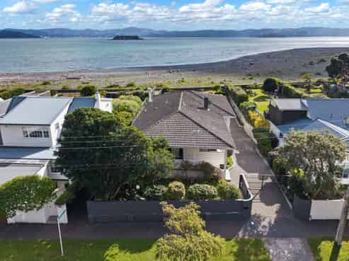 438 Muritai Road, Eastbourne