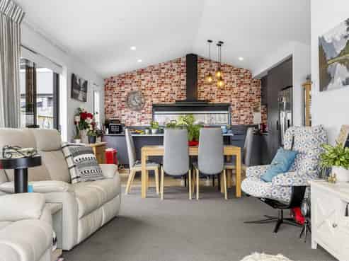 43 Harakeke Drive, Wharewaka