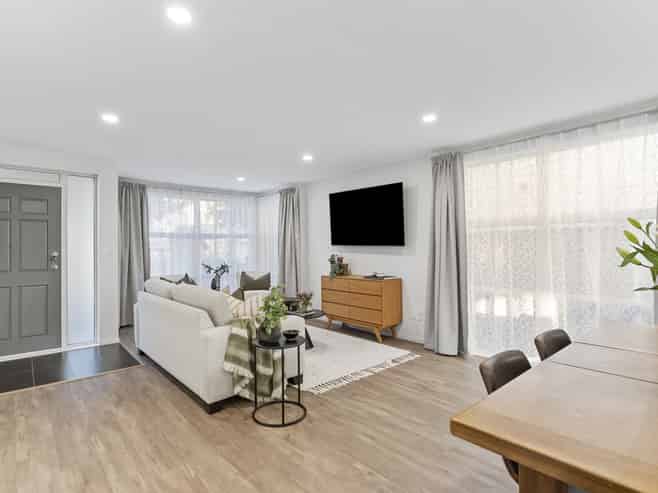 12 Phar Lap Crescent, Takanini