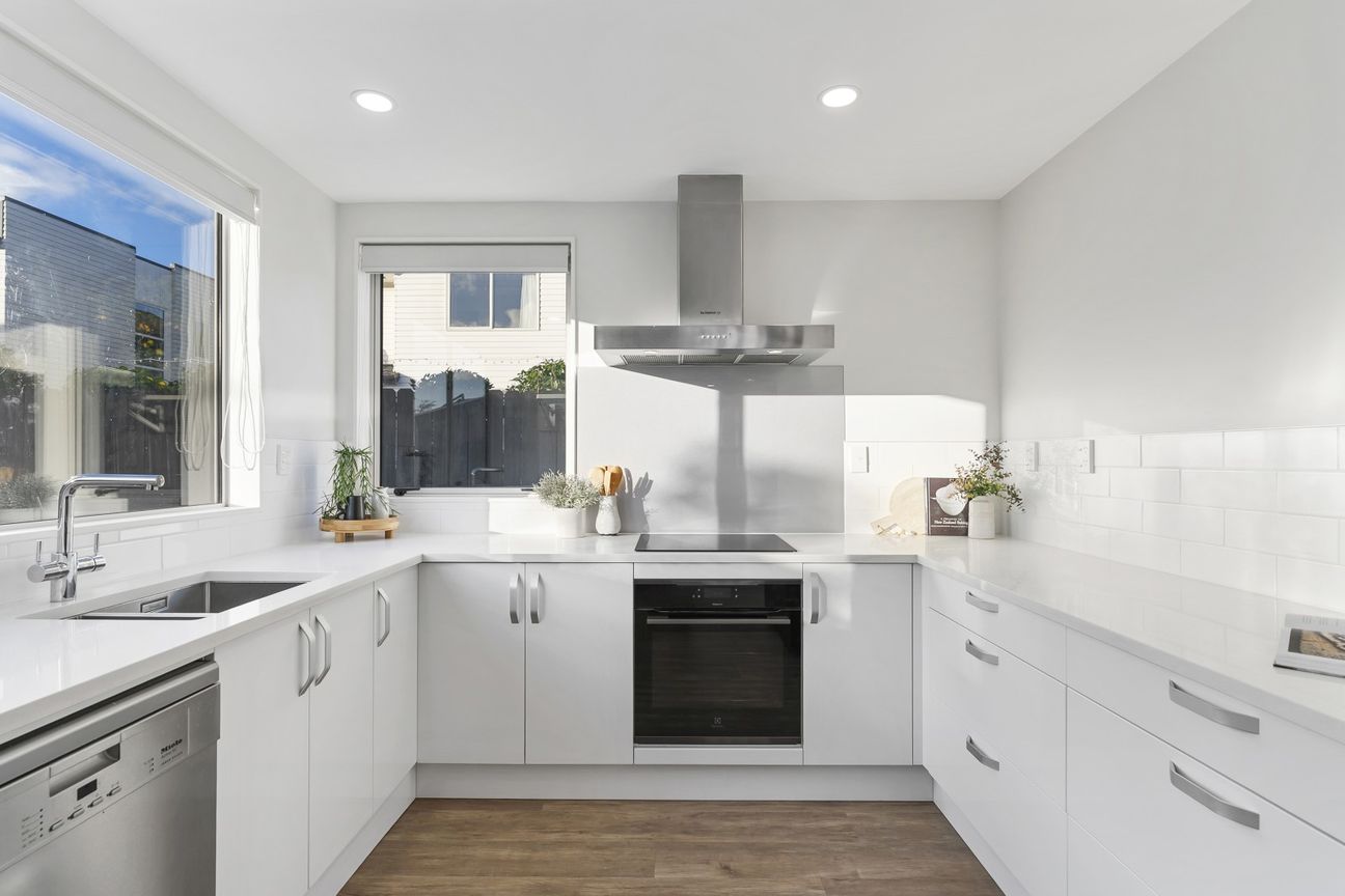 Modern, renovated living in Addison Park - Widok 2