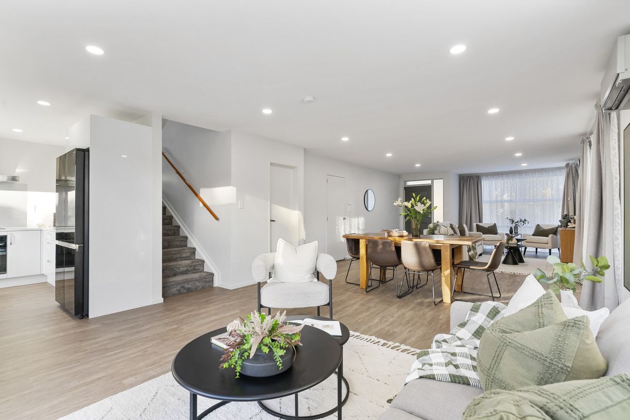 Modern, renovated living in Addison Park - Widok 3