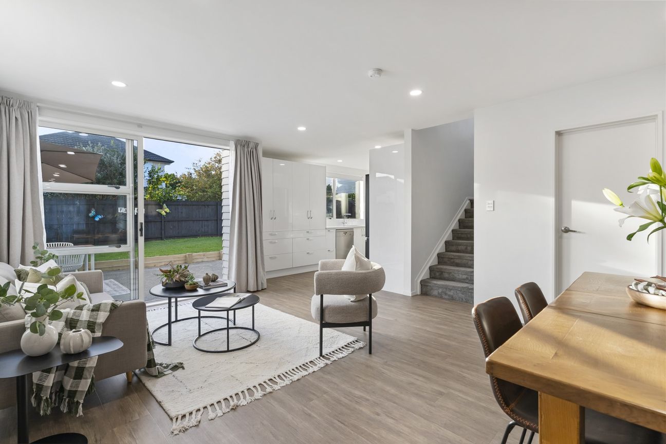 Modern, renovated living in Addison Park - Widok 4
