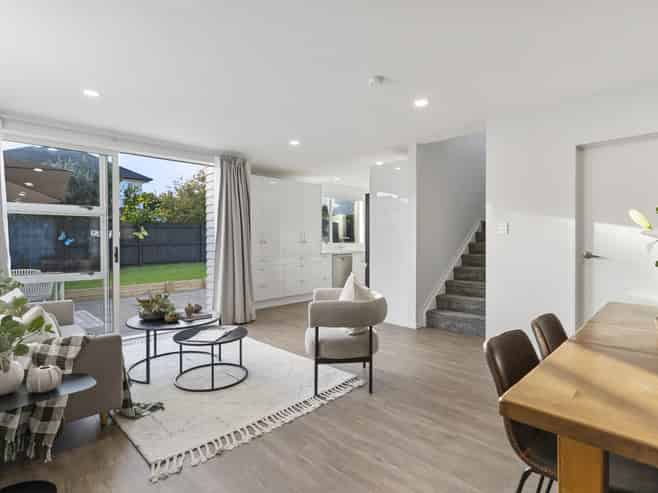12 Phar Lap Crescent, Takanini