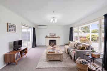 7 Abraham Crescent, Milson
