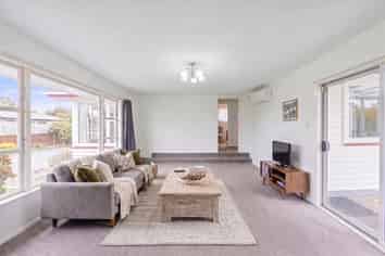 7 Abraham Crescent, Milson