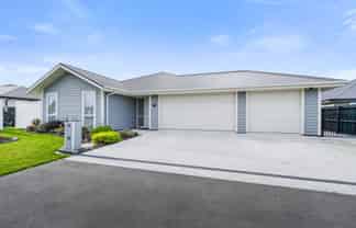 11 Lunn Crescent, LEESTON