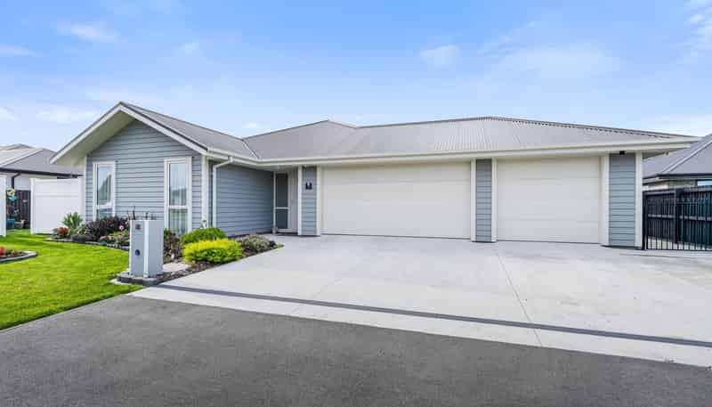 11 Lunn Crescent, LEESTON