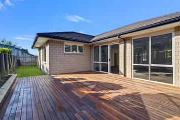 28 Baxendale Drive, Westbrook