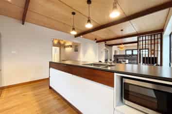 46 Hewitts Rd, Merivale
