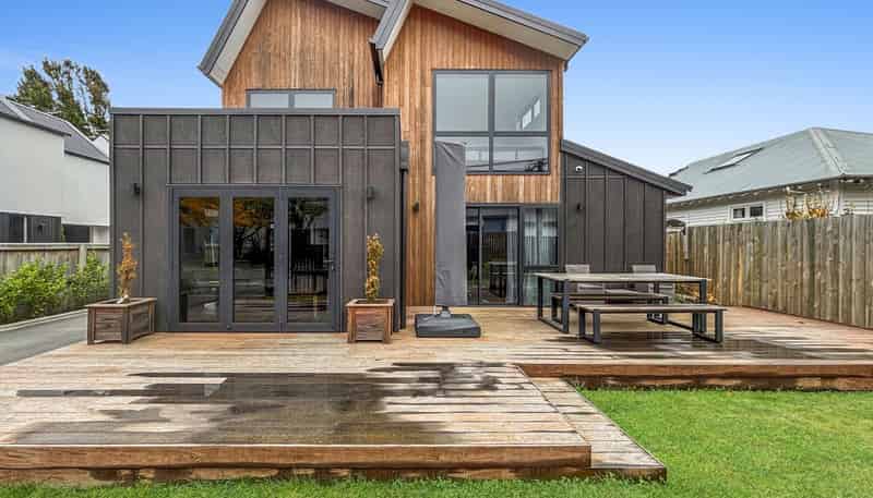 46 Hewitts Rd, Merivale