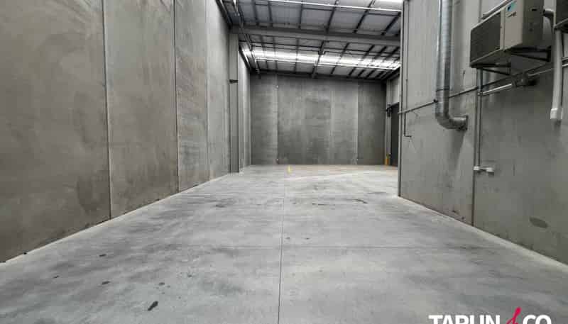 8H Chonny Crescent, Wiri