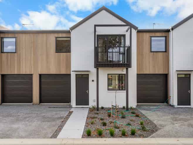 2/16 Halo Green, Glenview
