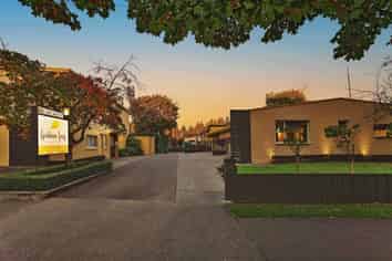 Golden Leaf Apartment Motels – Inner City FHGC 