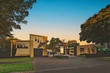 Golden Leaf Apartment Motels – Inner City FHGC 