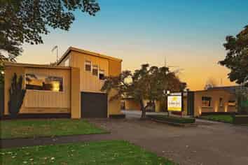 Golden Leaf Apartment Motels – Inner City FHGC 