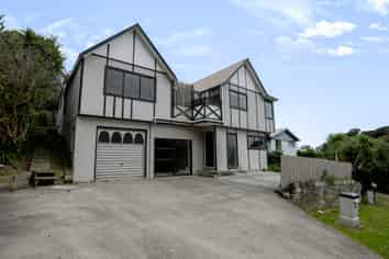 10 Mamaku Street, Paraparaumu