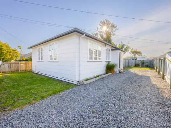 801A Wavell Place, Akina
