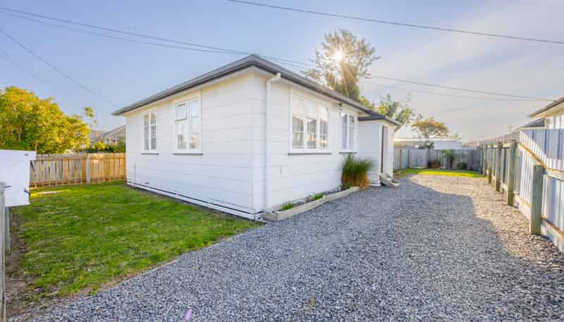 801A Wavell Place, Akina