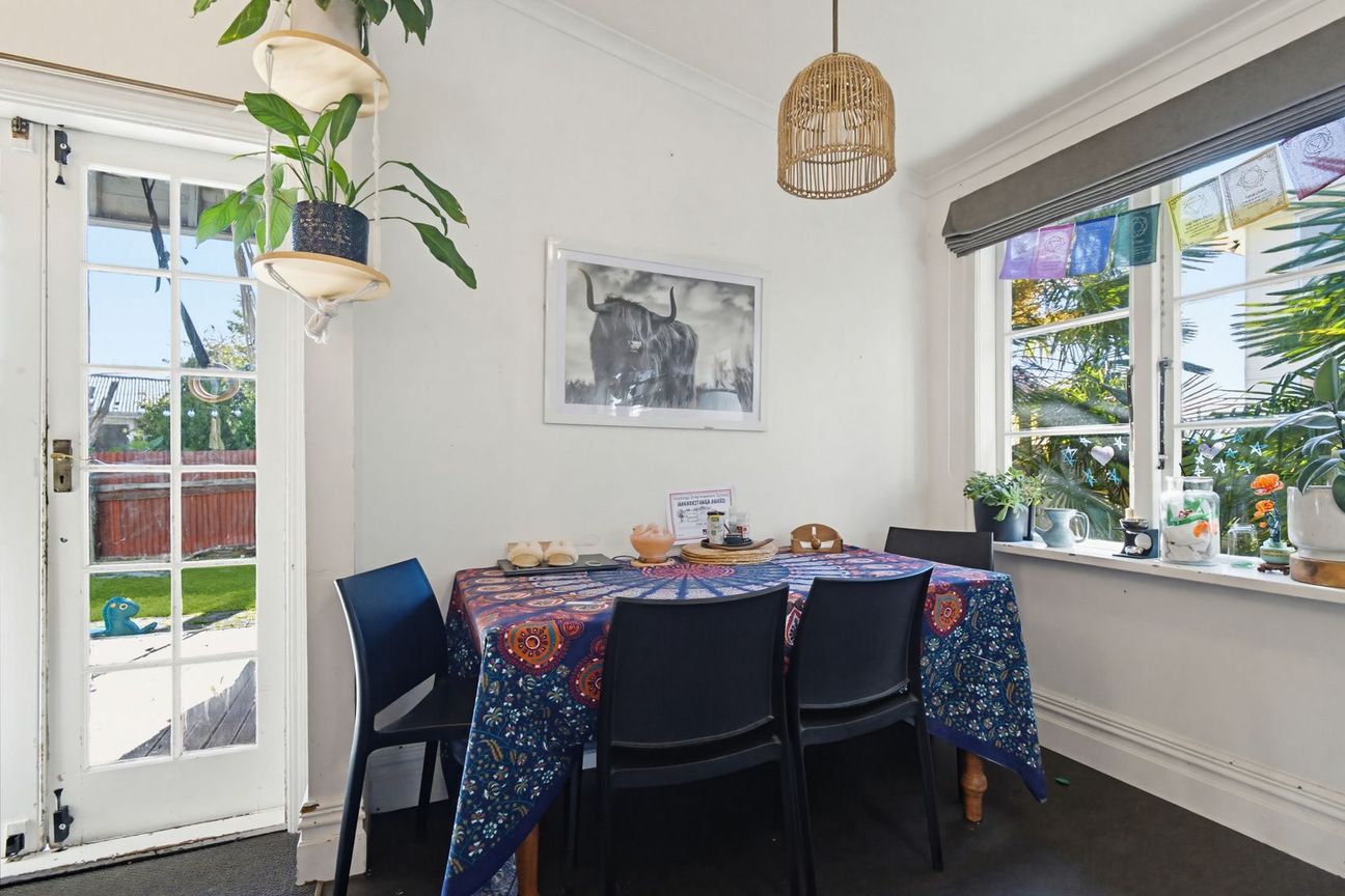 Four bed, Two bath + Room to Renovate in Raureka - Vista 5