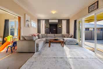 107a Mayfair Avenue, Mayfair