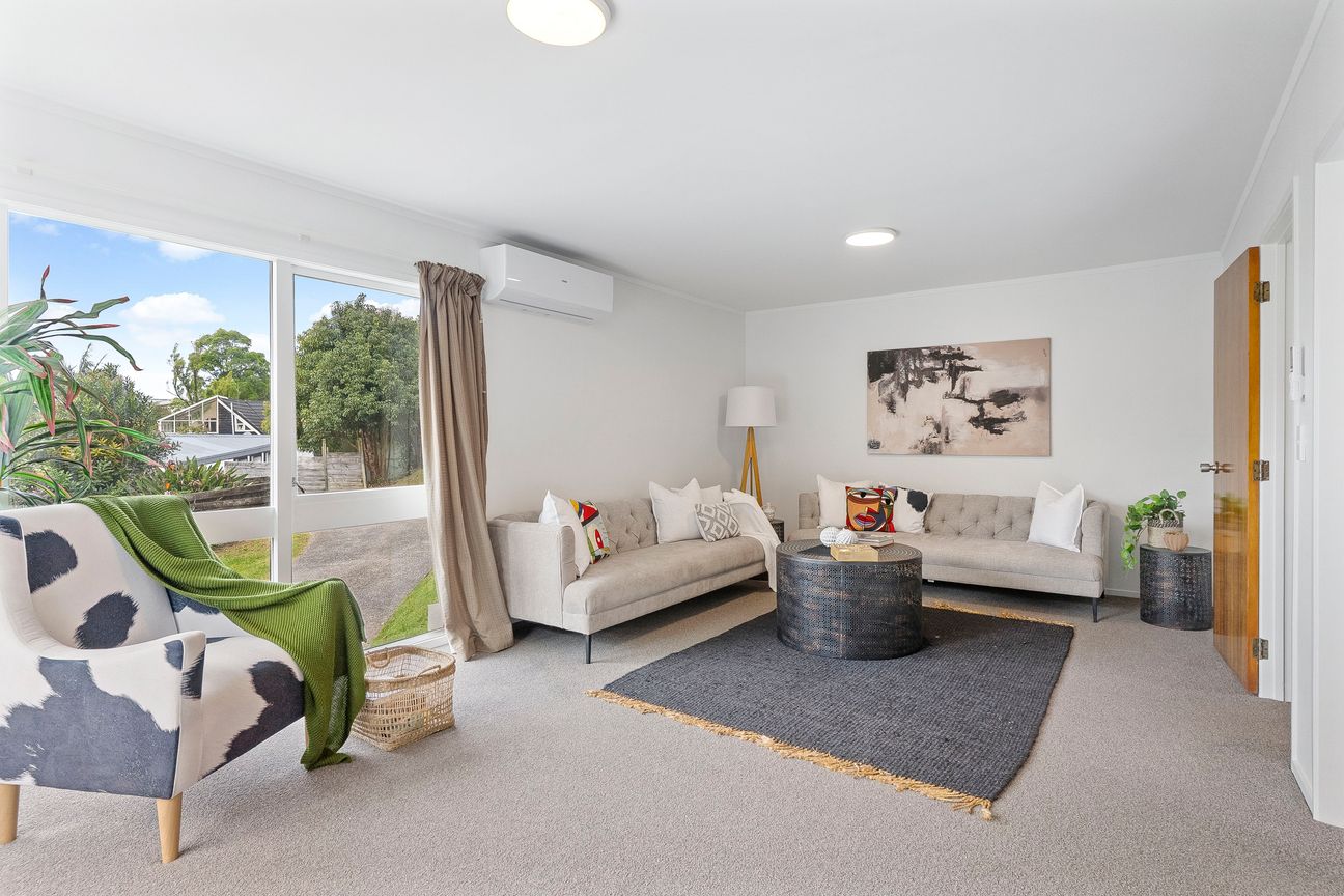 ELEVATED PRIVACY IN THE HEART OF BROWNS BAY - Mehr