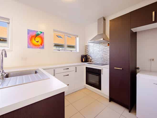 706 Whitehead Road, Saint Leonards