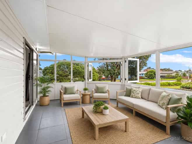 50 Kahukura Avenue, WAITARERE BEACH