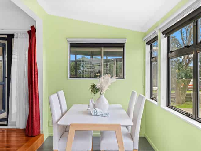 50 Kahukura Avenue, WAITARERE BEACH