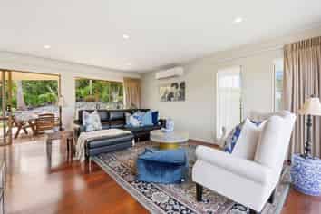 5 Wisteria Way , Mairangi Bay
