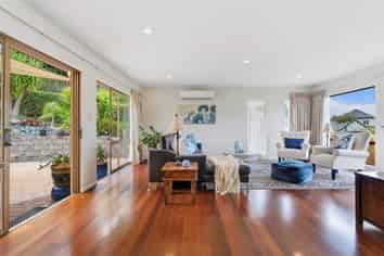 5 Wisteria Way , Mairangi Bay
