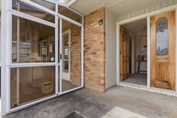 24 Levers Road, Matua