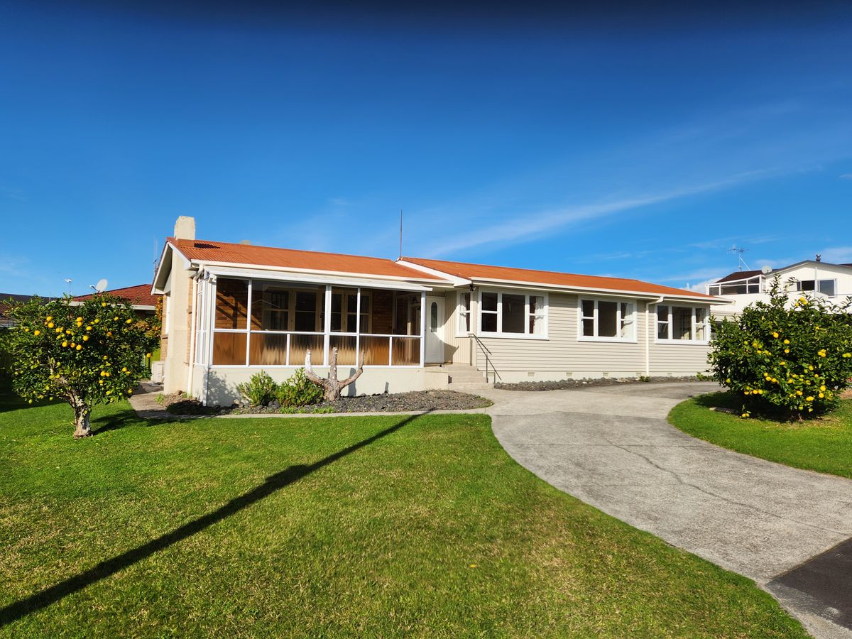 Spacious Family Living in Sought-After Matua - Ansicht 2