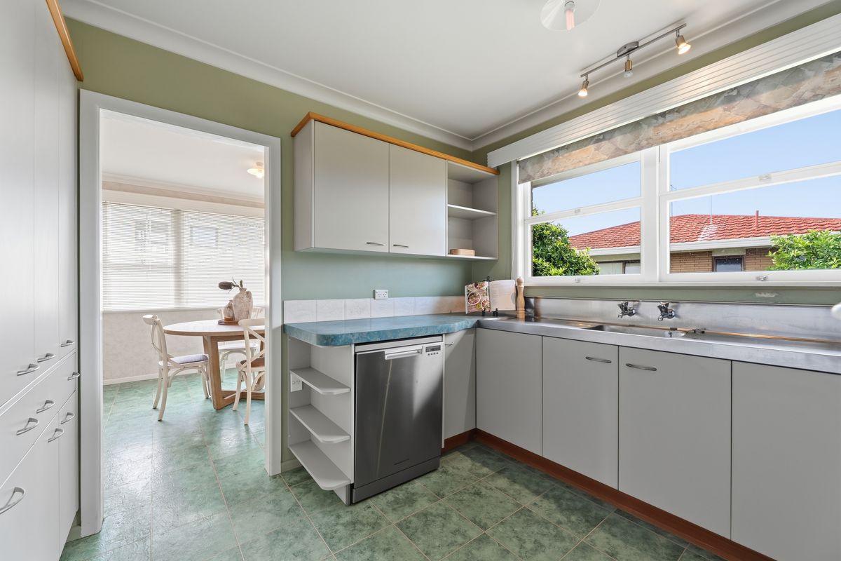 Spacious Family Living in Sought-After Matua - Ansicht 6