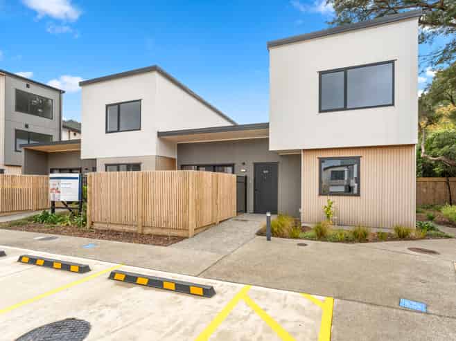 14/4 Tawhai Street, Stokes Valley