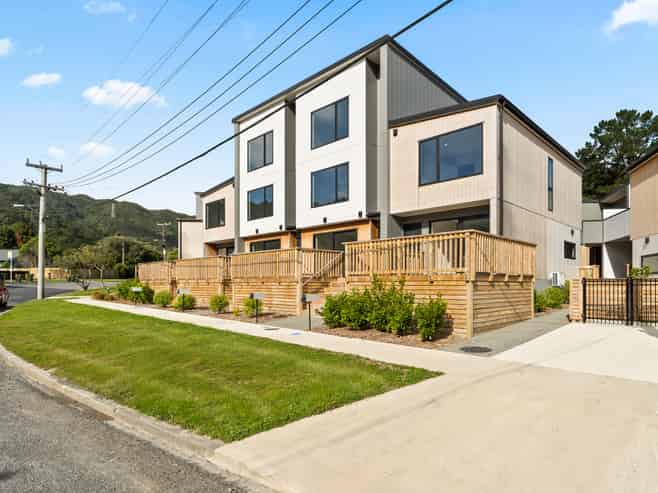 6/4 Tawhai Street, Stokes Valley