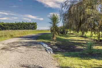 77 Bruces Road, Sefton