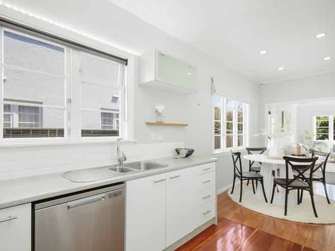 10a Marina Grove, Belmont