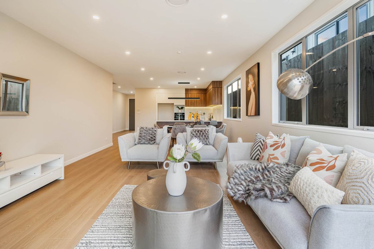 Affordable One-level Gem with Two Masters - Više